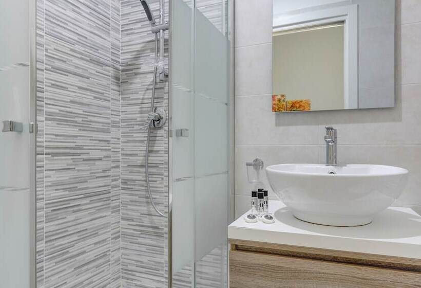 تختخواب و صبحانه Voyager House