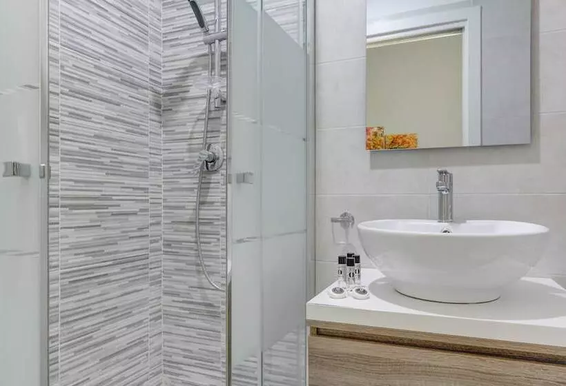 تختخواب و صبحانه Voyager House