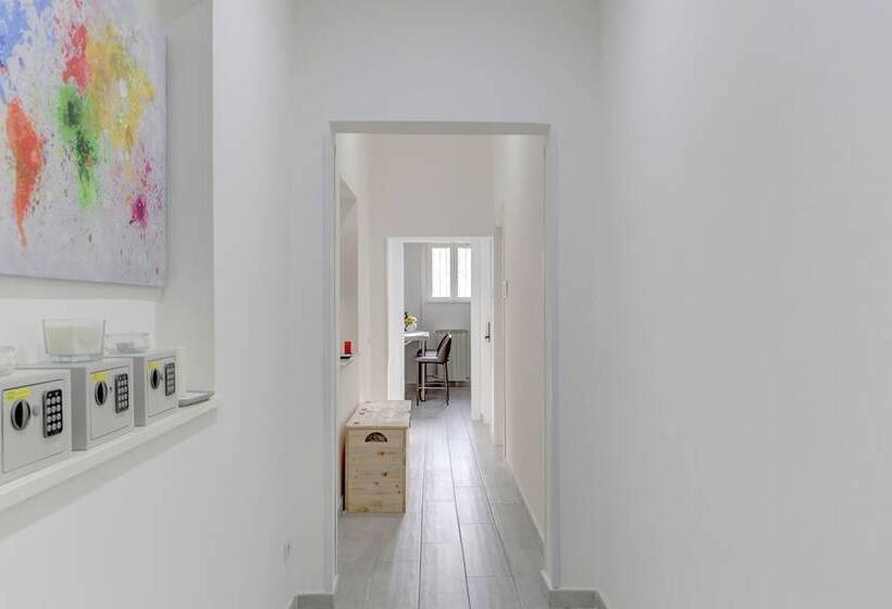 تختخواب و صبحانه Voyager House