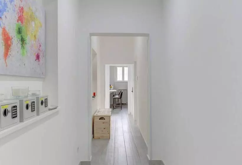 تختخواب و صبحانه Voyager House