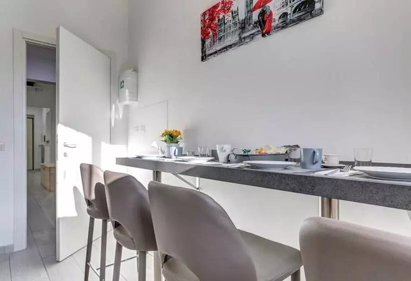 تختخواب و صبحانه Voyager House