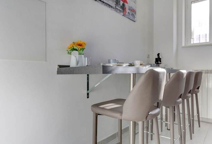 تختخواب و صبحانه Voyager House