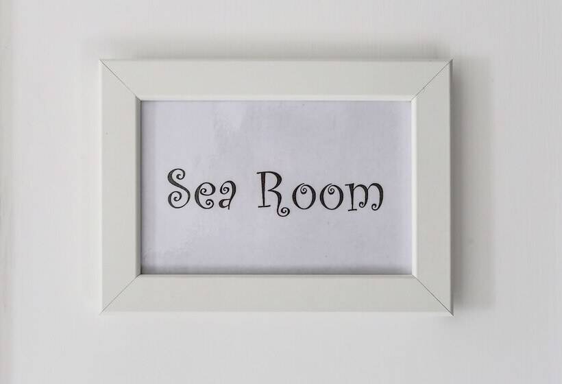 تختخواب و صبحانه Voyager House