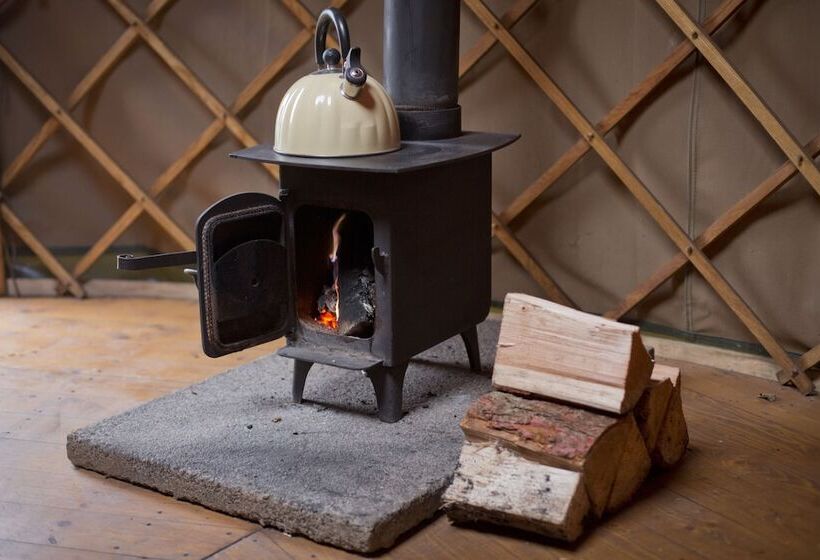 Charming Yurt In Kelburn Estate Near Largs