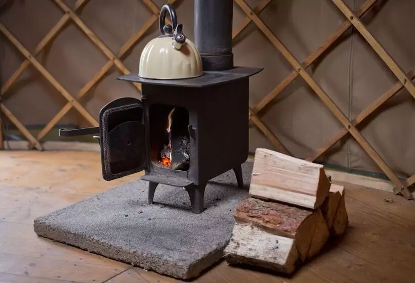Charming Yurt In Kelburn Estate Near Largs