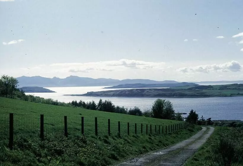 Charming Yurt In Kelburn Estate Near Largs