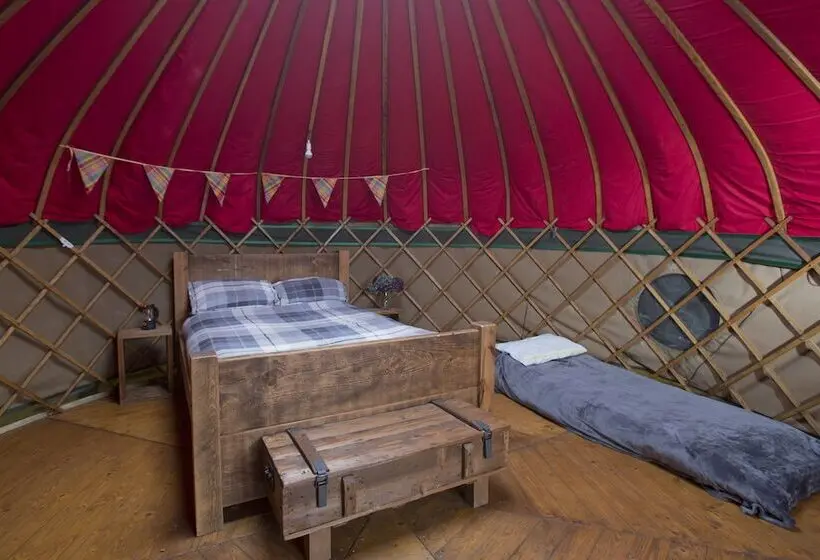 Charming Yurt In Kelburn Estate Near Largs
