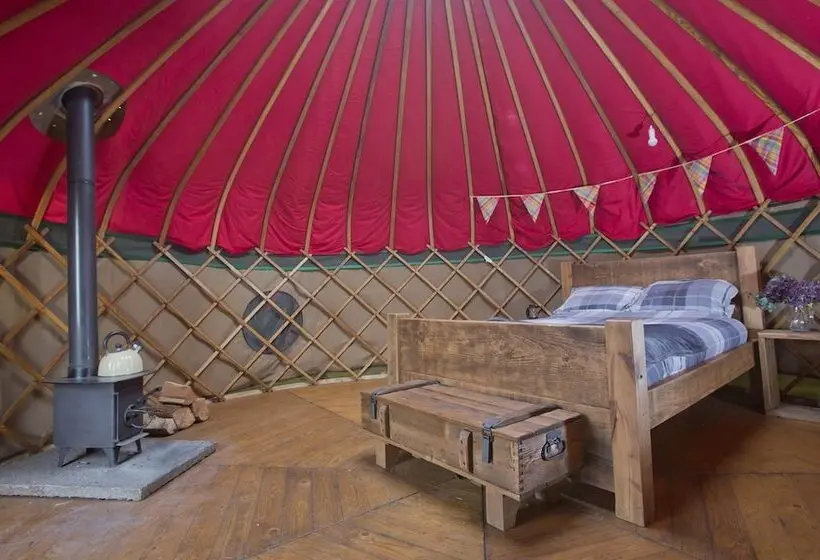 Charming Yurt In Kelburn Estate Near Largs
