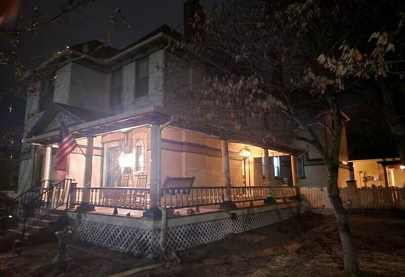 Downen House Bed & Breakfast