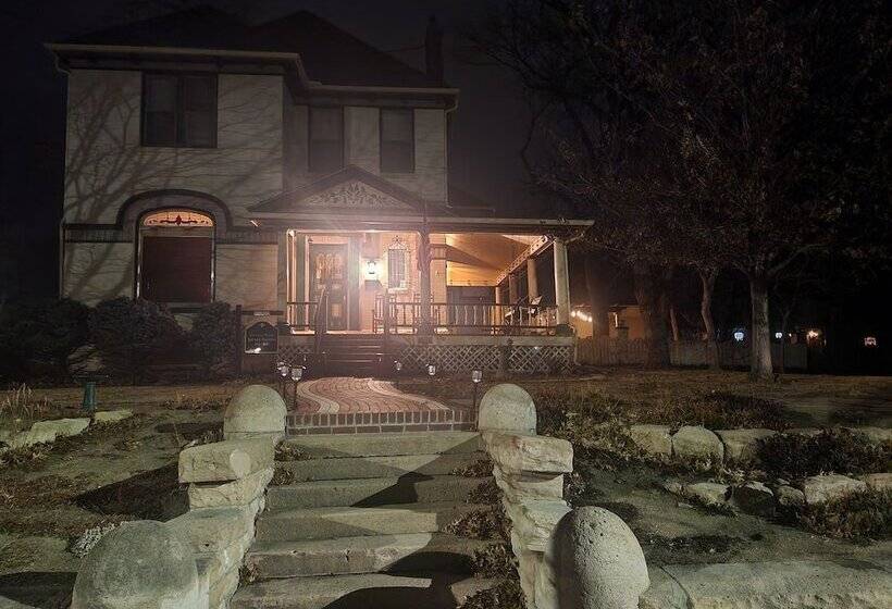 Downen House Bed & Breakfast