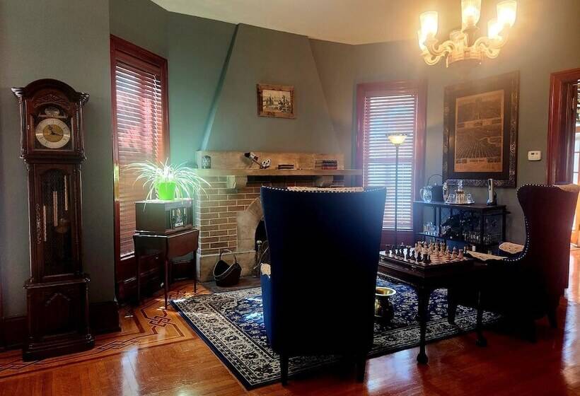 Downen House Bed & Breakfast