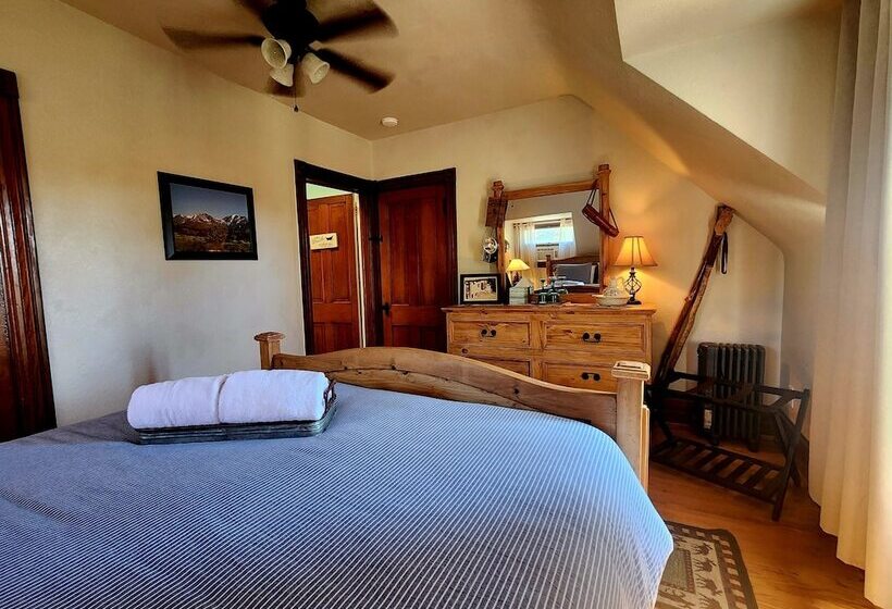 Downen House Bed & Breakfast