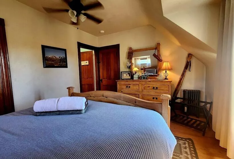 Downen House Bed & Breakfast