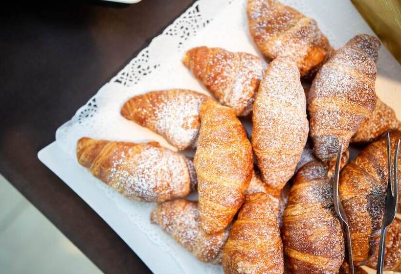 مسافرخانه Th Capo Rizzuto