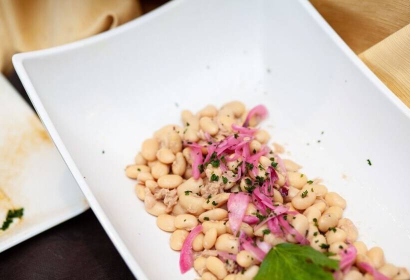 مسافرخانه Th Capo Rizzuto