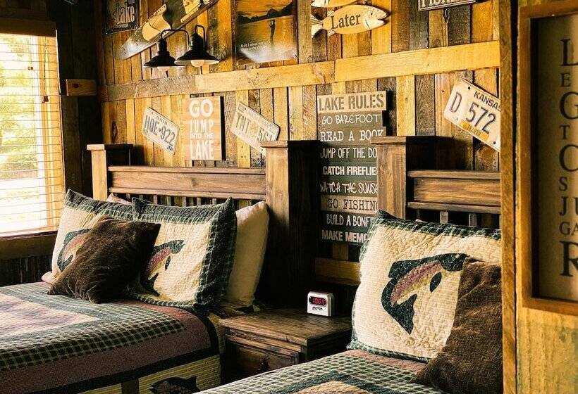 فندق Flat Creek Lodge