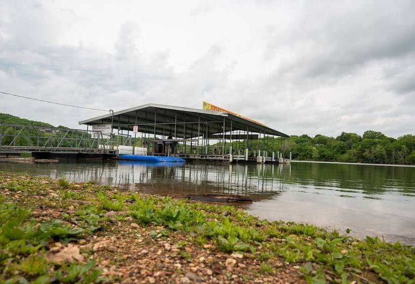 فندق Flat Creek Lodge