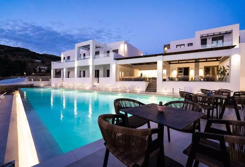 ホテル Kouros Blanc Resort & Suites