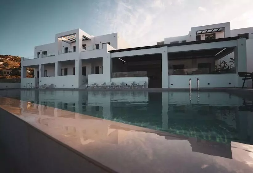 ホテル Kouros Blanc Resort & Suites