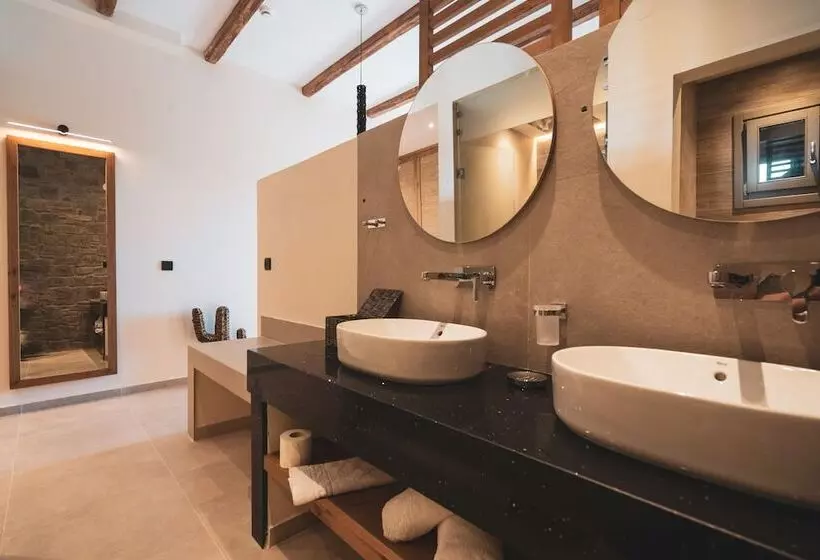 ホテル Kouros Blanc Resort & Suites