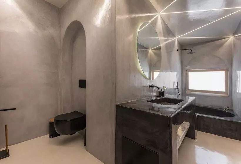 ホテル Leon Luxury Suites