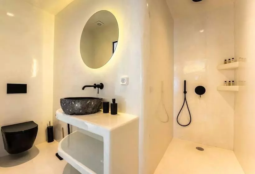 ホテル Leon Luxury Suites