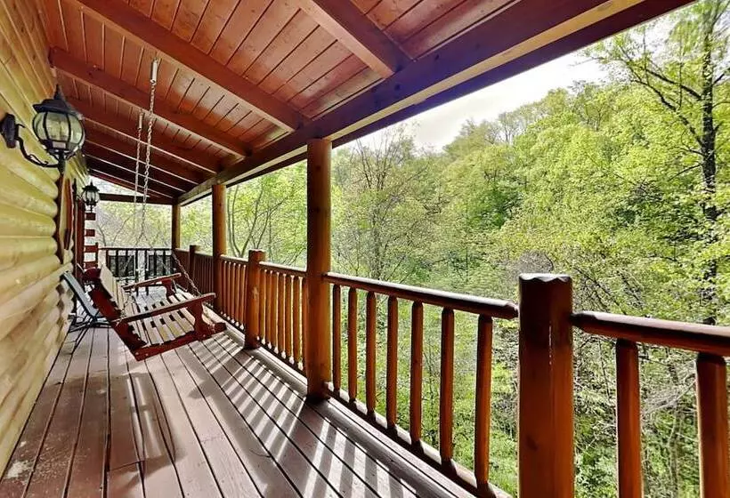 Huckleberry Hideaway
