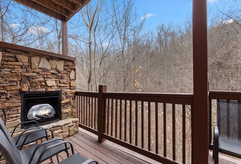 Huckleberry Hideaway