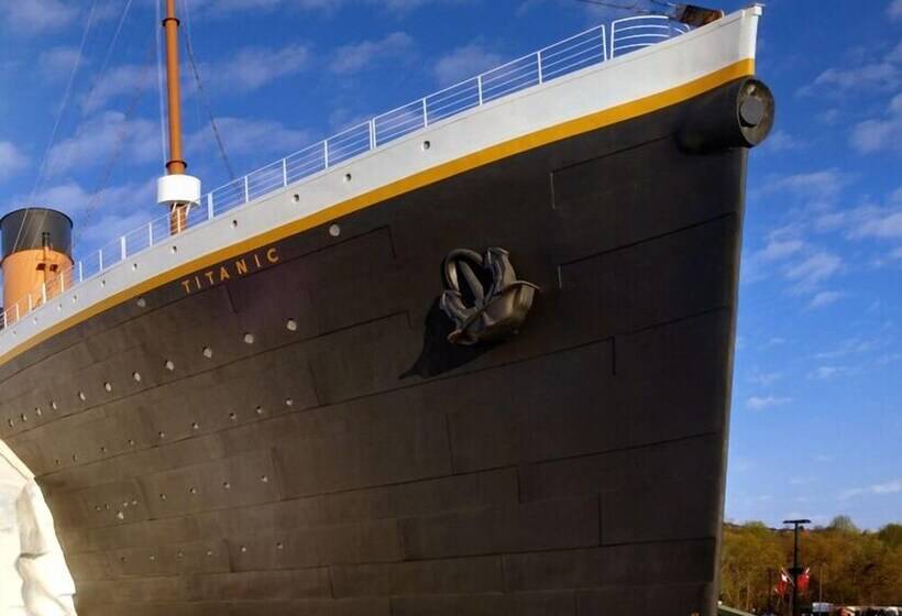 Huckleberry Hideaway