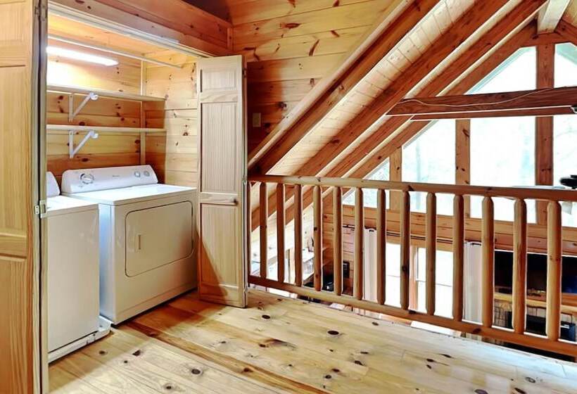 Huckleberry Hideaway