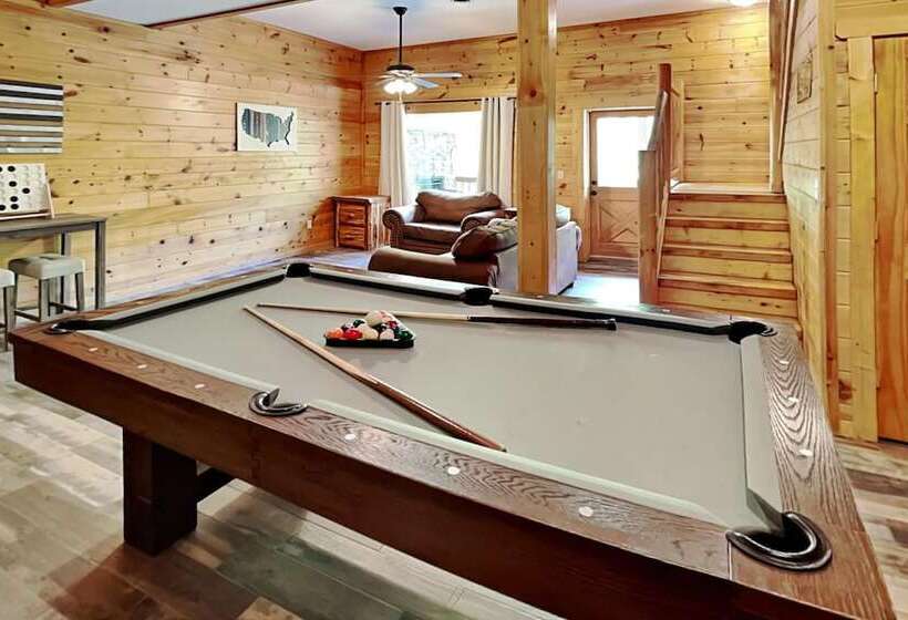 Huckleberry Hideaway