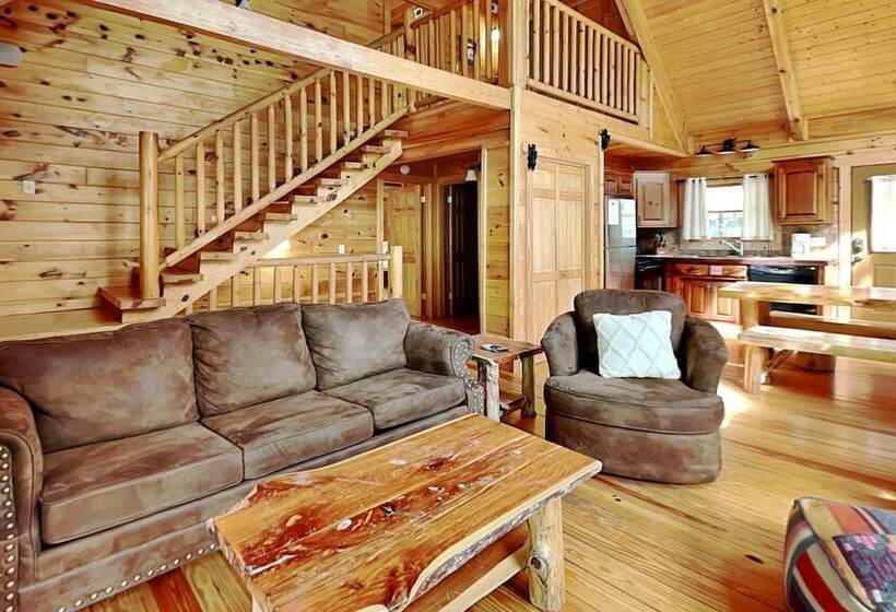 Huckleberry Hideaway