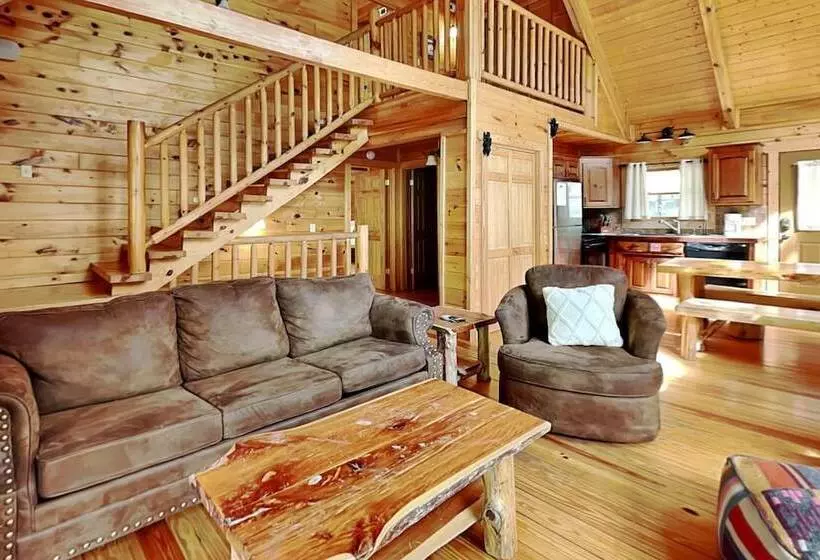 Huckleberry Hideaway