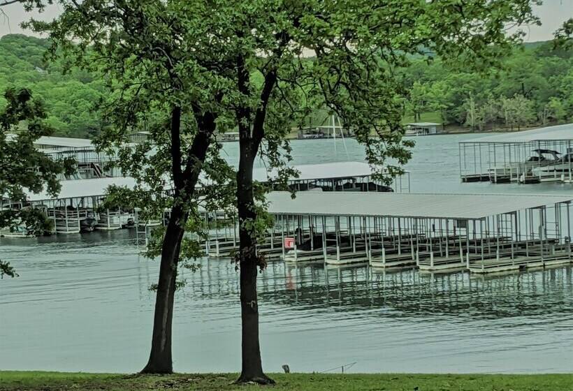 Lake House @ Lighthouse Lodge   Lake Views   Bring Your Boat!