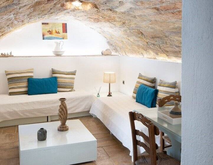 ペンション Menexes Suites Monemvasia