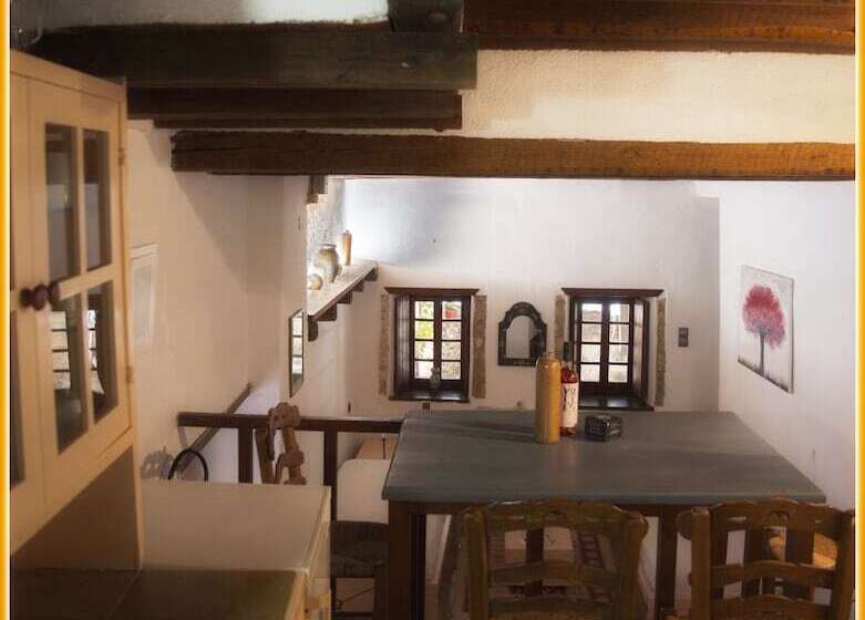 ペンション Menexes Suites Monemvasia