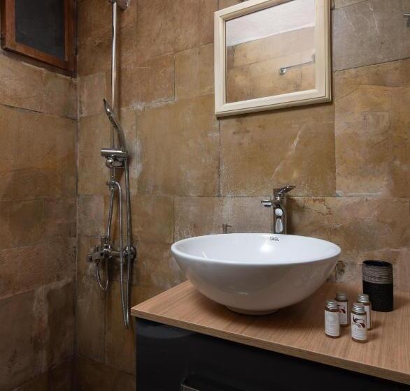 ペンション Menexes Suites Monemvasia