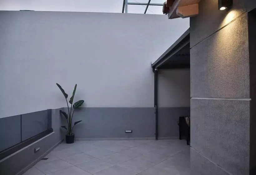 اقامتگاه Modern Villa In Heraklion City Center, Crete