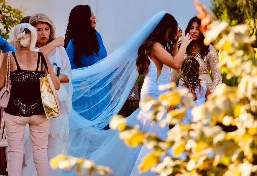 レジデンス Remarkable 2 Bed House In Varnavas