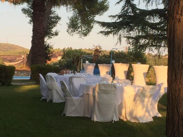 إقامة Remarkable 2 Bed House In Varnavas