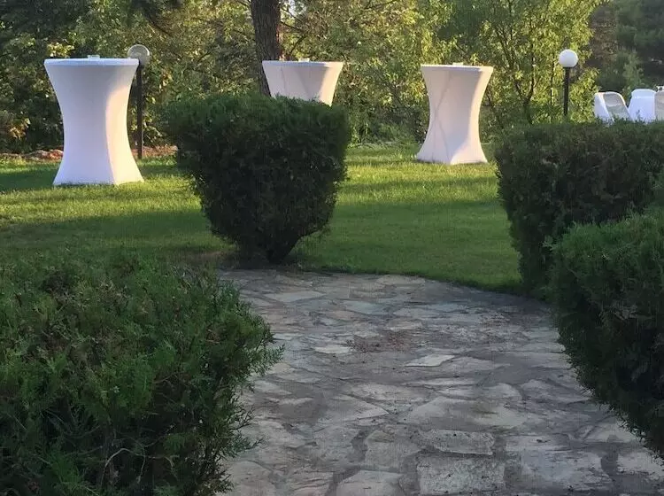 レジデンス Remarkable 2 Bed House In Varnavas