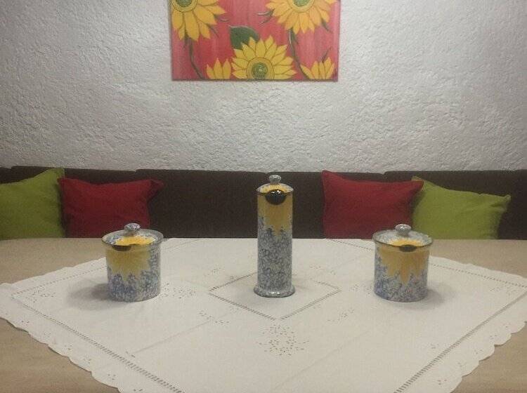 إقامة Remarkable 2 Bed House In Varnavas