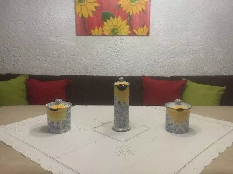 レジデンス Remarkable 2 Bed House In Varnavas