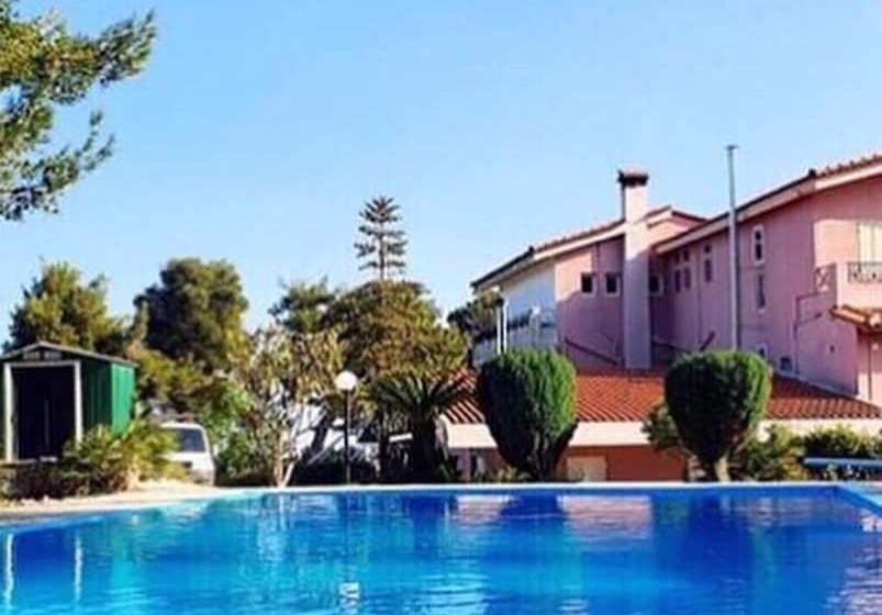 إقامة Remarkable 2 Bed House In Varnavas