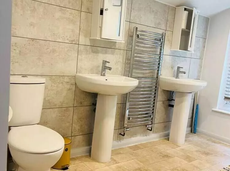 レジデンス Stunning 2 Bed House In Chatham