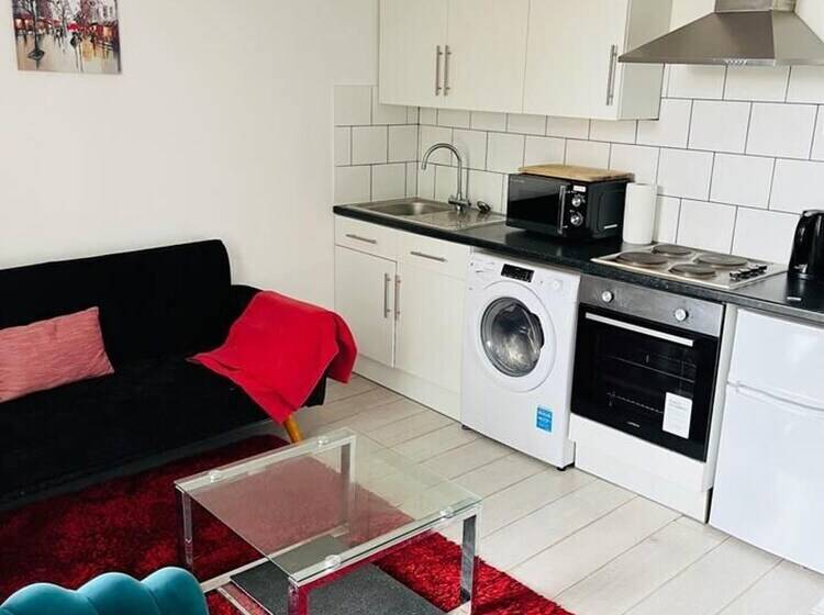 Резиденция Stunning 2 Bed House In Chatham