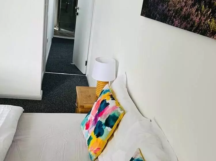 レジデンス Stunning 2 Bed House In Chatham