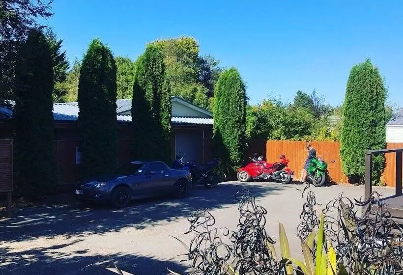 Springfield Motel And Lodge