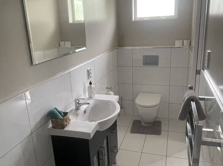 Springfield Motel And Lodge