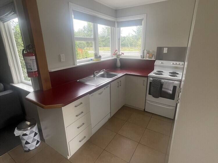 Springfield Motel And Lodge